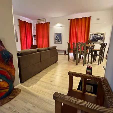 Lupino's Gallery - Old Town * زادار