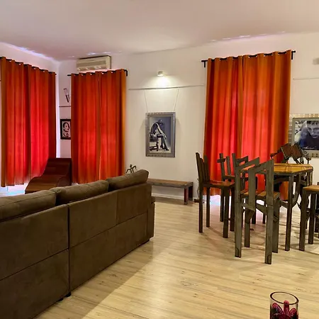 Lupino's Gallery - Old Town زادار