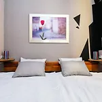 Lupino's Gallery - Old Town * Ζαντάρ