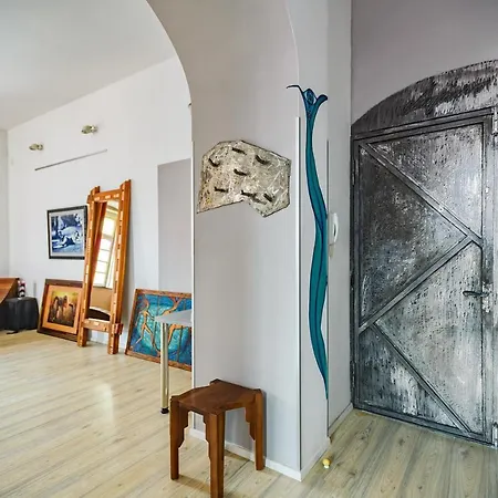 Lupino's Gallery - Old Town *