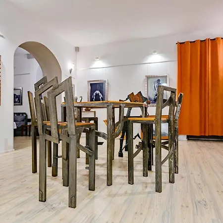 Lupino's Gallery - Old Town Zadar