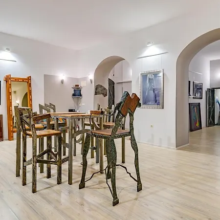 Lupino's Gallery - Old Town