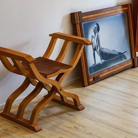 Lupino's Gallery - Old Town Zadar