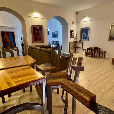 Lupino's Gallery - Old Town * זאדאר