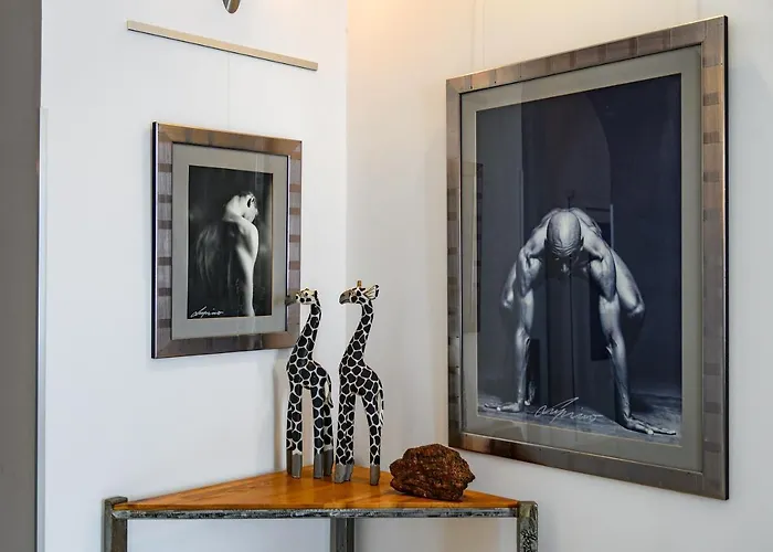 Lupino's Gallery - Old Town