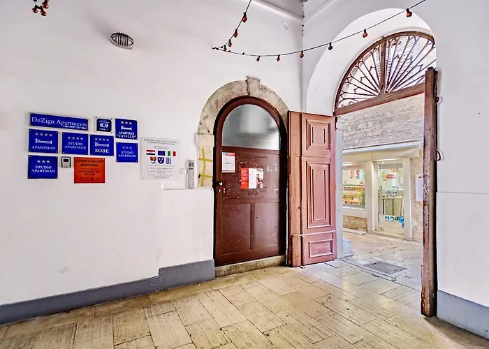Lupino's Gallery - Old Town Daire Zadar