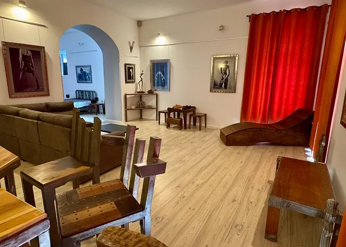 Lupino's Gallery - Old Town Daire